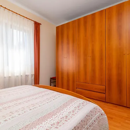 Apartman By The Sea - 6095 Umag